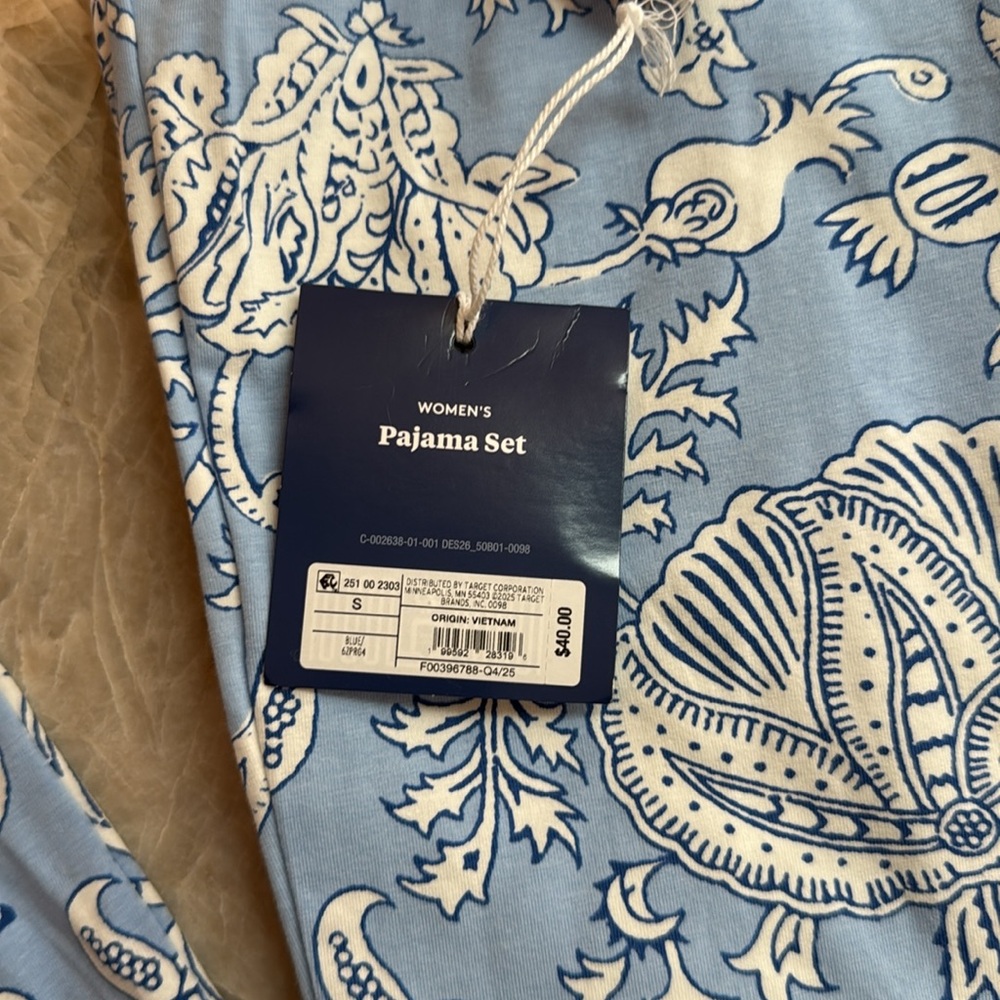 Brand new roller rabbit pajamas - Picture 3 of 4